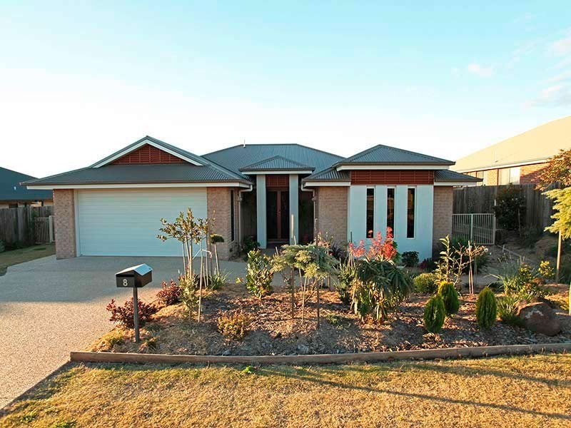 8 Quail Crescent, Highfields QLD 4352