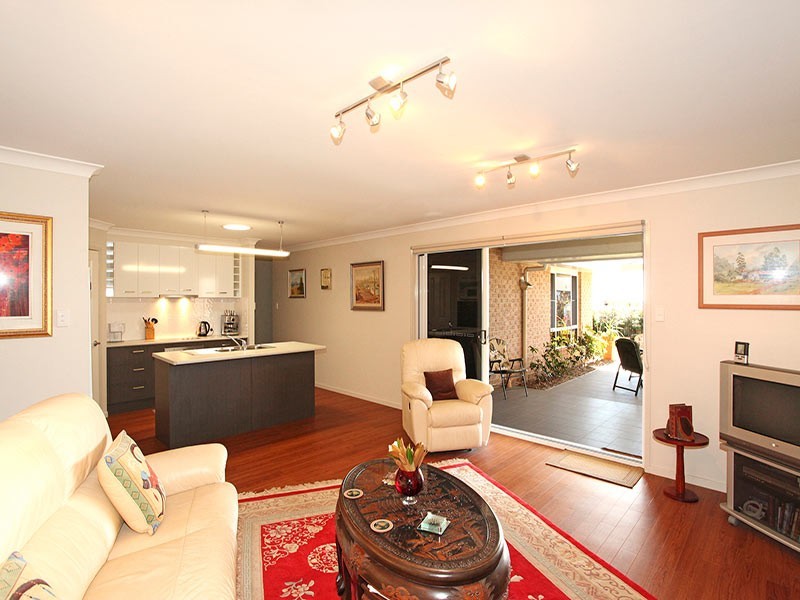8 Quail Crescent, Highfields QLD 4352