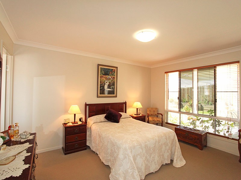 8 Quail Crescent, Highfields QLD 4352
