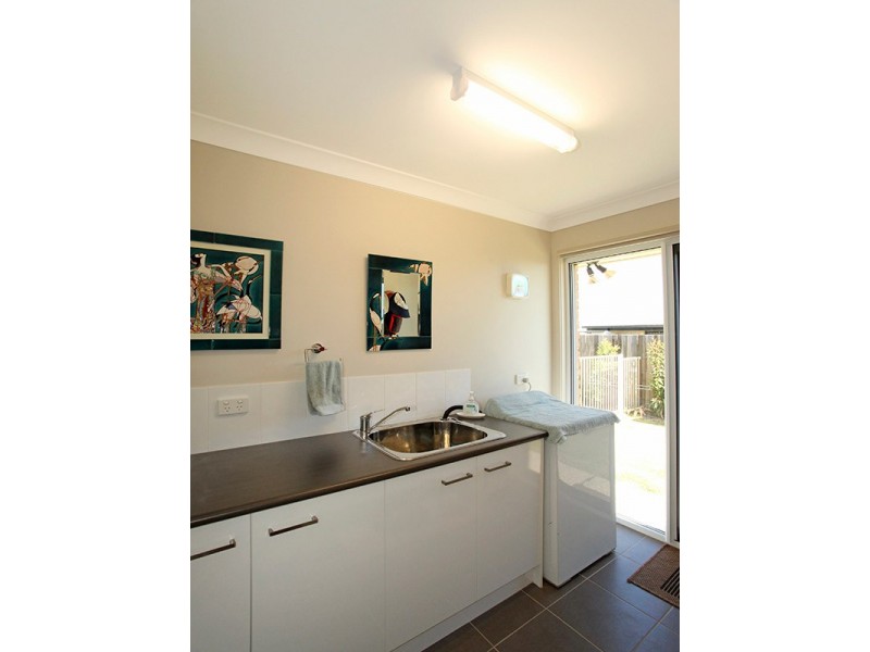 8 Quail Crescent, Highfields QLD 4352