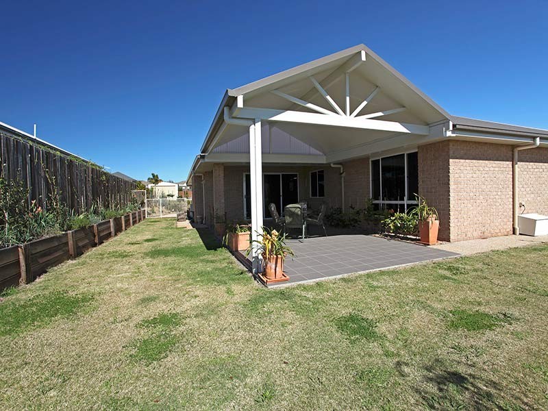 8 Quail Crescent, Highfields QLD 4352