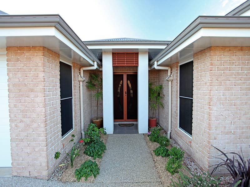 8 Quail Crescent, Highfields QLD 4352