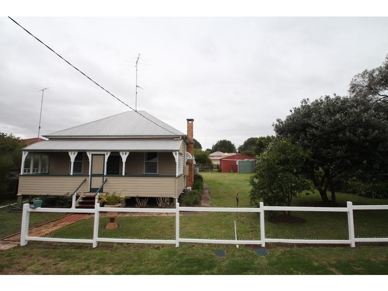 27 Eleanor Street, East Toowoomba QLD 4350