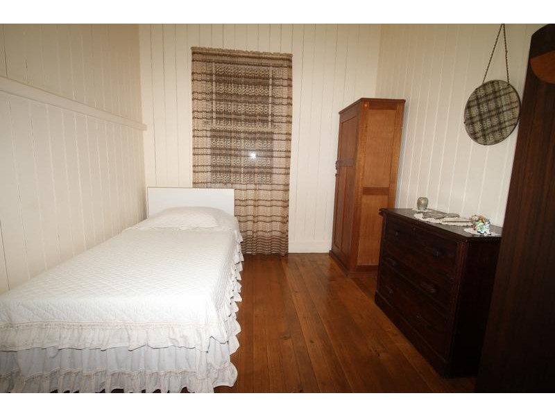 27 Eleanor Street, East Toowoomba QLD 4350