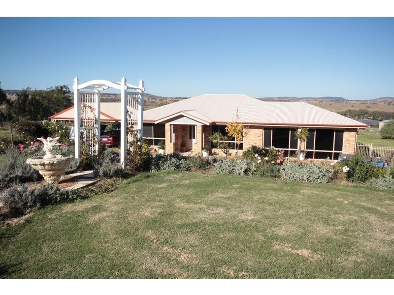 6 Panorama Crescent, Gowrie Junction QLD 4352