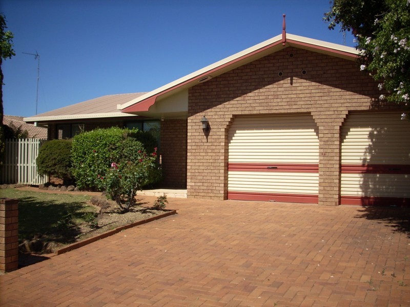 20 Ballin Drive, Centenary Heights QLD 4350
