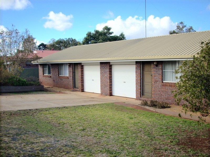 1/190 Ramsay Street, Centenary Heights QLD 4350