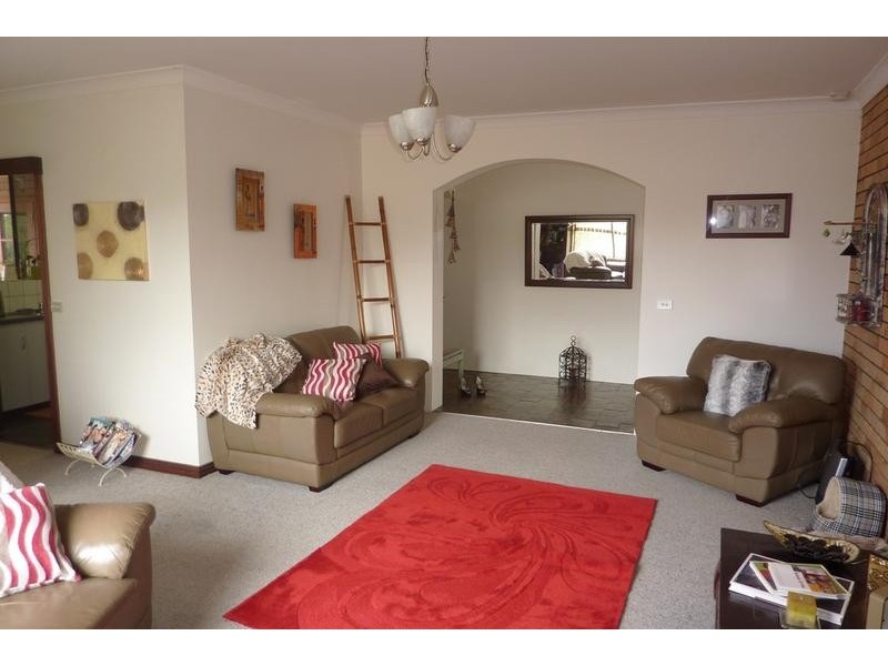 6 Whalan Court, Kearneys Spring QLD 4350