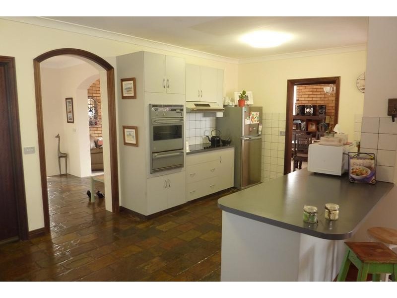 6 Whalan Court, Kearneys Spring QLD 4350