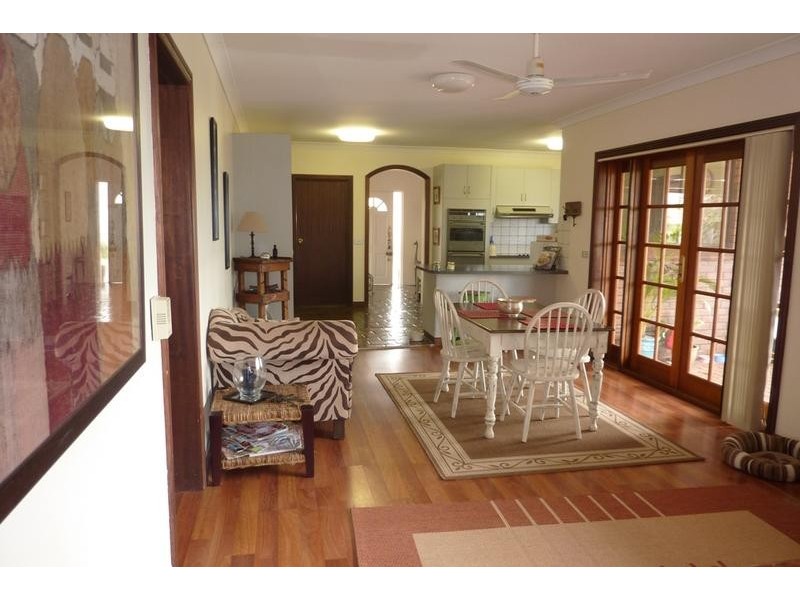 6 Whalan Court, Kearneys Spring QLD 4350