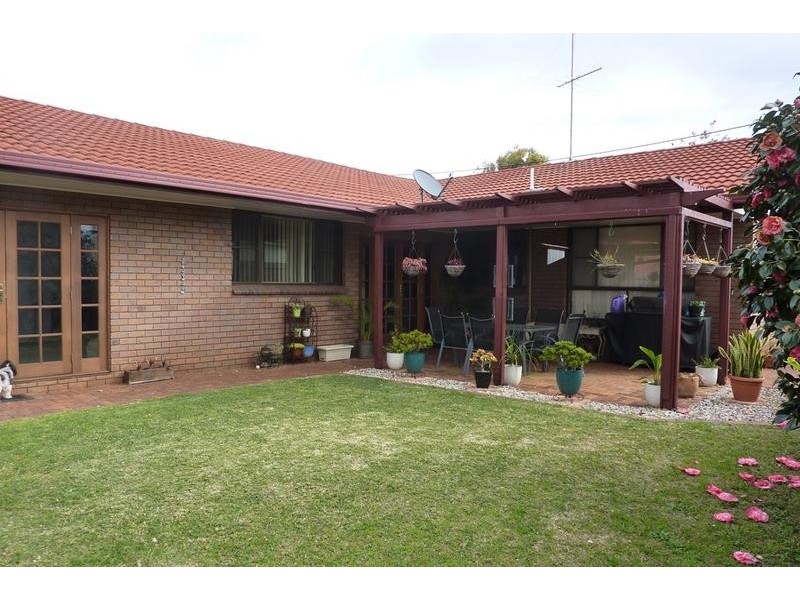 6 Whalan Court, Kearneys Spring QLD 4350