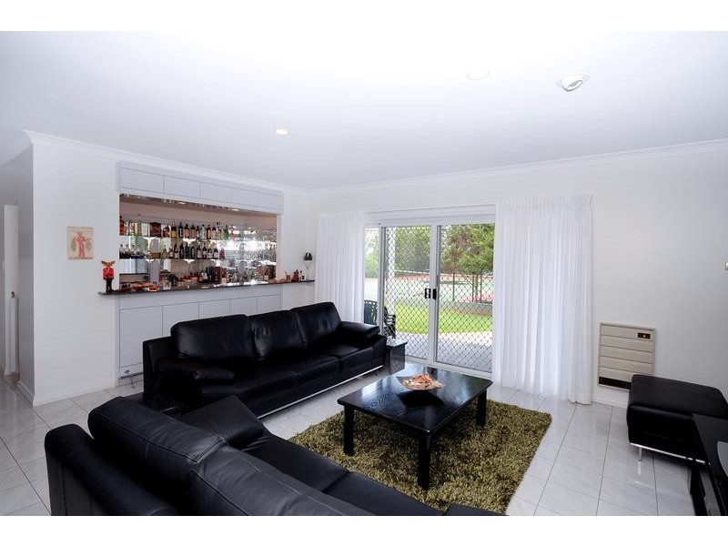 40 Stenner Street, Middle Ridge QLD 4350