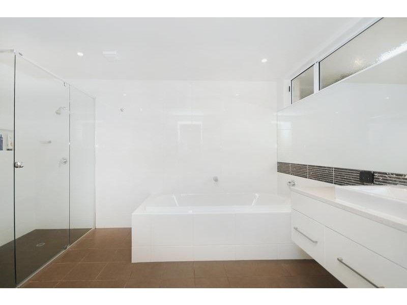 11 Old Toll Bar Road, East Toowoomba QLD 4350