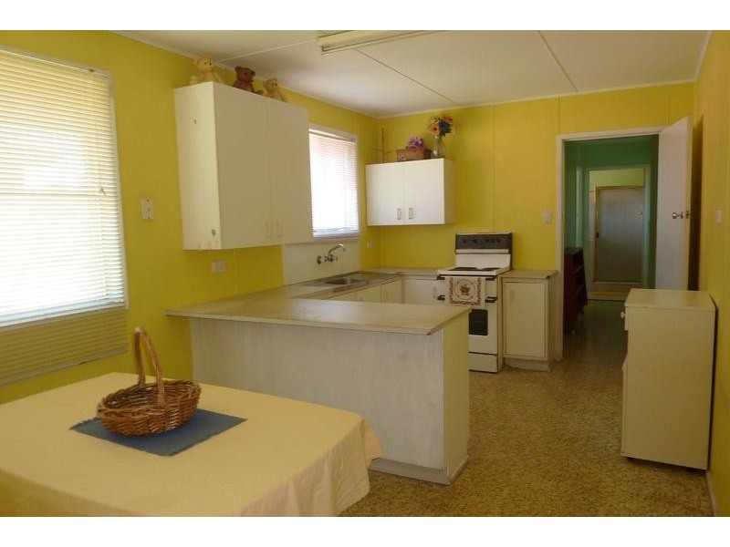 328 West Street, Kearneys Spring QLD 4350