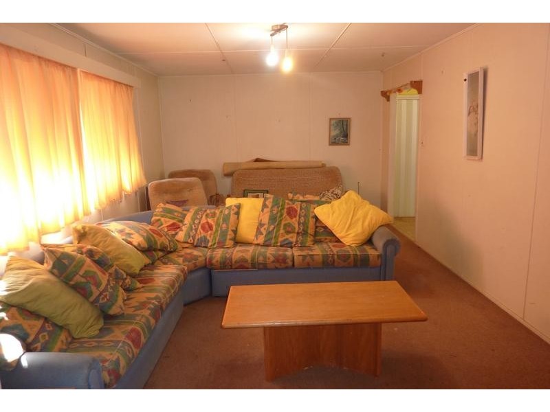 328 West Street, Kearneys Spring QLD 4350