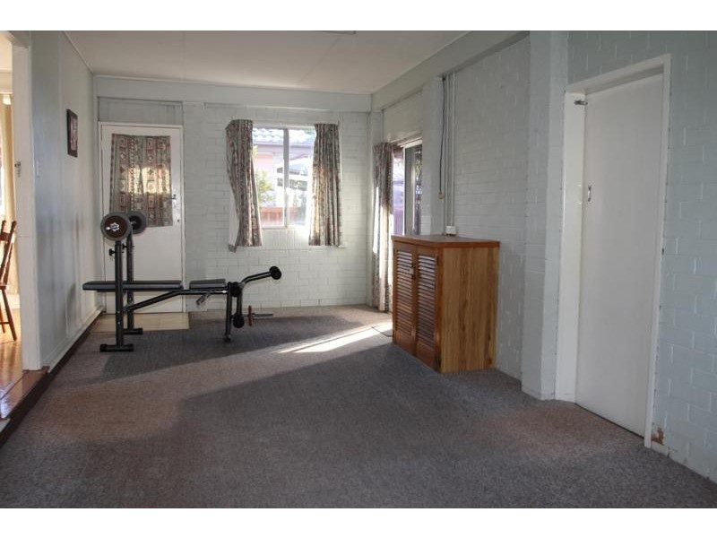 1 Tomkinson Street, Wilsonton QLD 4350