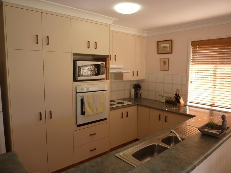 64 Bouganvillea Drive, Middle Ridge QLD 4350