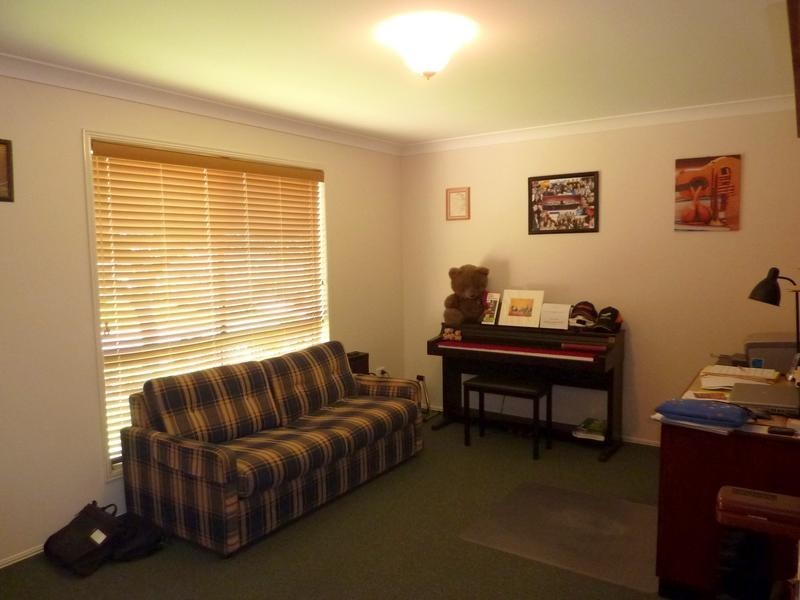 64 Bouganvillea Drive, Middle Ridge QLD 4350