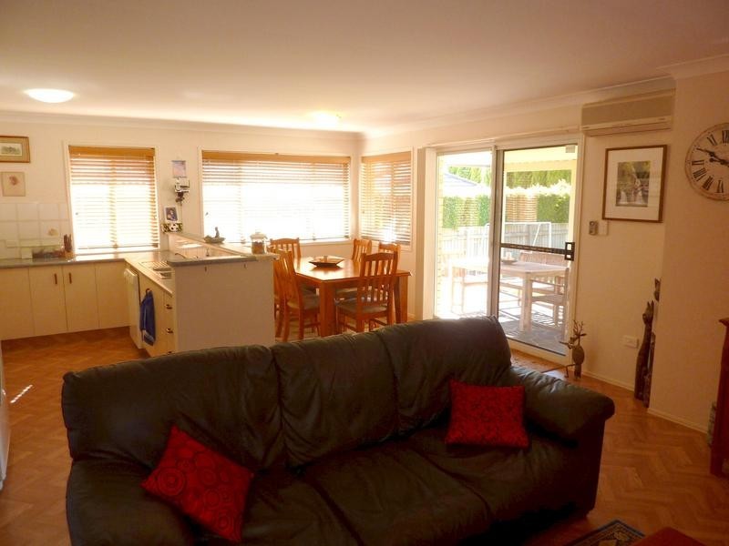 64 Bouganvillea Drive, Middle Ridge QLD 4350