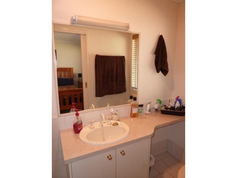64 Bouganvillea Drive, Middle Ridge QLD 4350