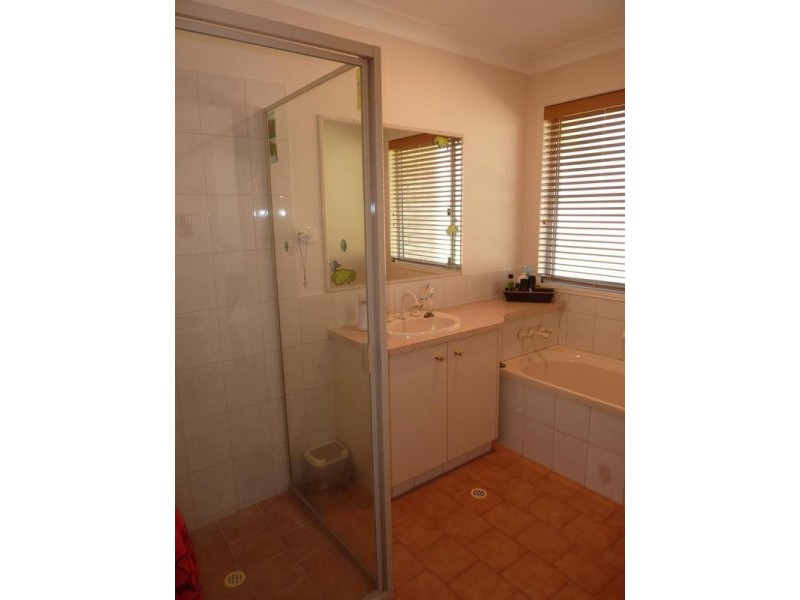 64 Bouganvillea Drive, Middle Ridge QLD 4350