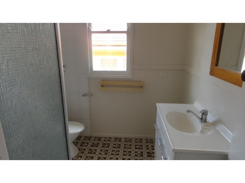 13 GLENDOWER STREET, Mount Lofty QLD 4350