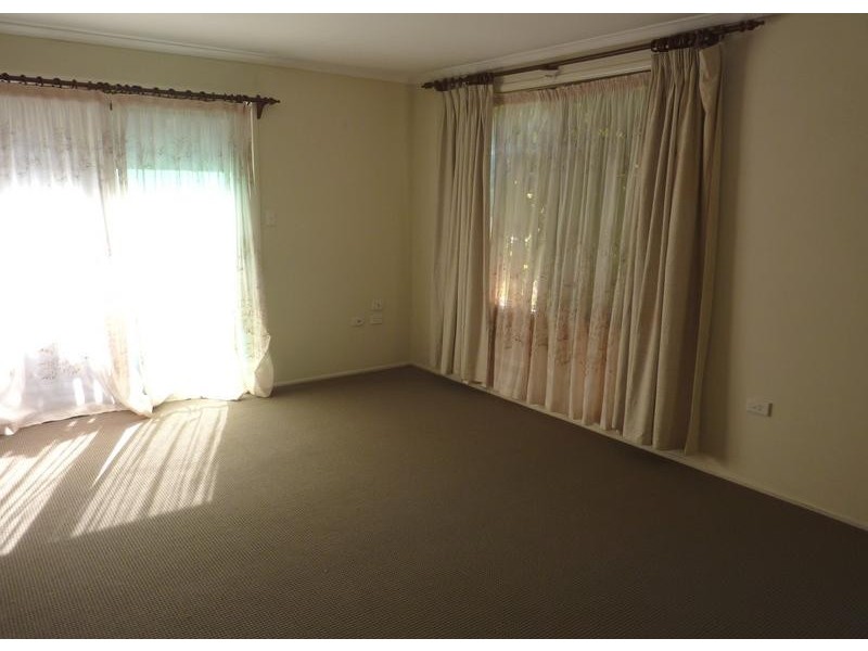 11 Shiraz Court, Wilsonton QLD 4350