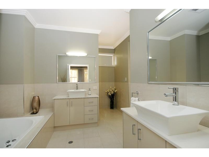 2 Bonville Court, Middle Ridge QLD 4350