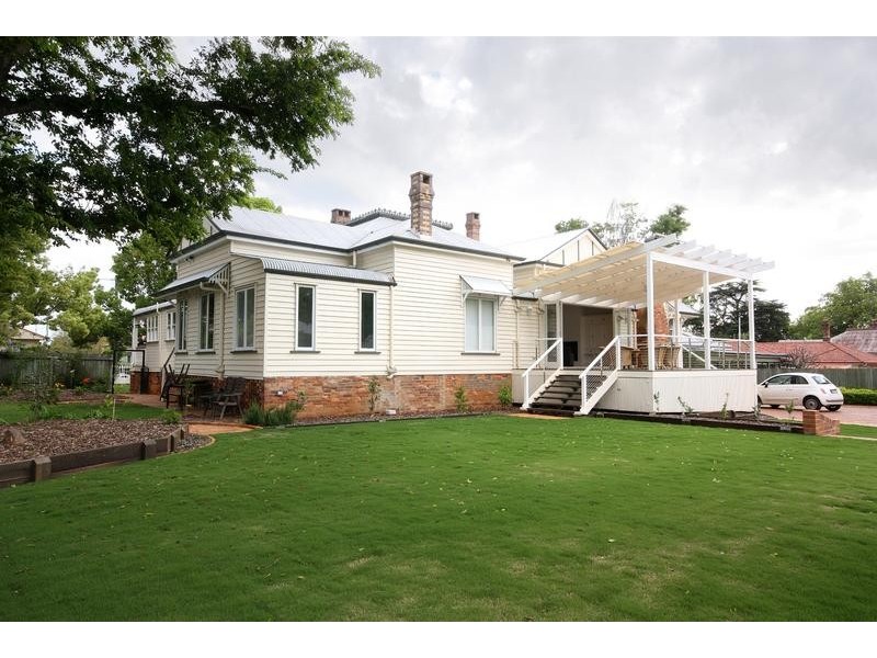 91 Campbell Street, East Toowoomba QLD 4350