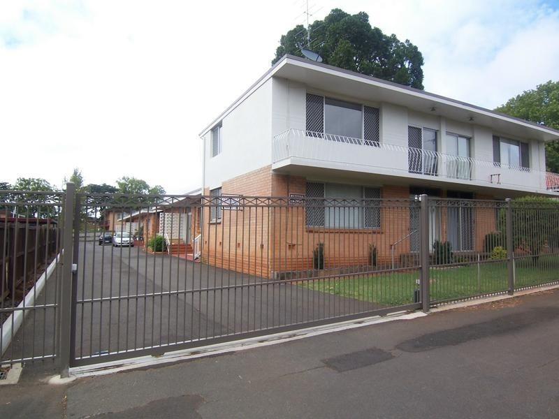 4/122a Russell Street, Toowoomba City QLD 4350