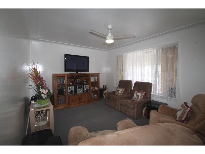 11 Berghofer Street, Rockville QLD 4350