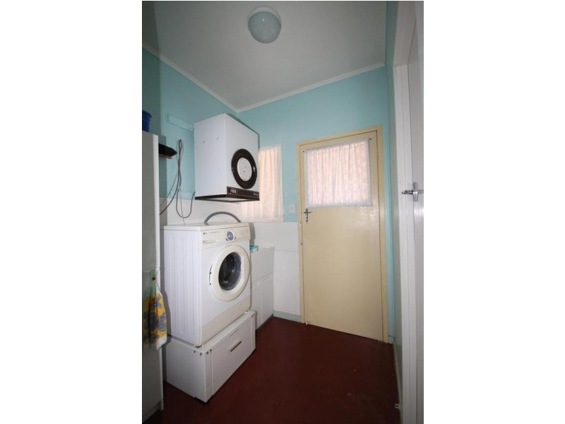 11 Berghofer Street, Rockville QLD 4350