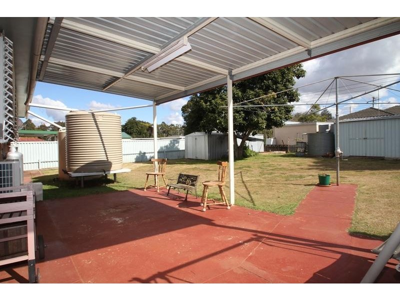 11 Berghofer Street, Rockville QLD 4350