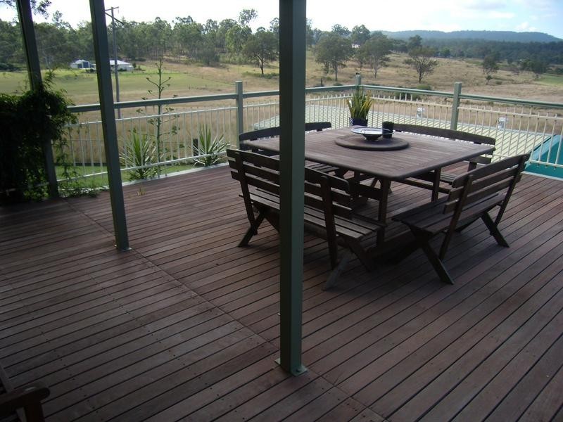 702 Murphys Creek Road, Upper Lockyer QLD 4352