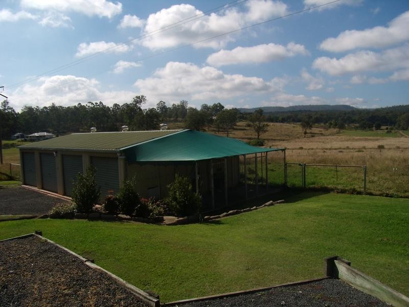 702 Murphys Creek Road, Upper Lockyer QLD 4352