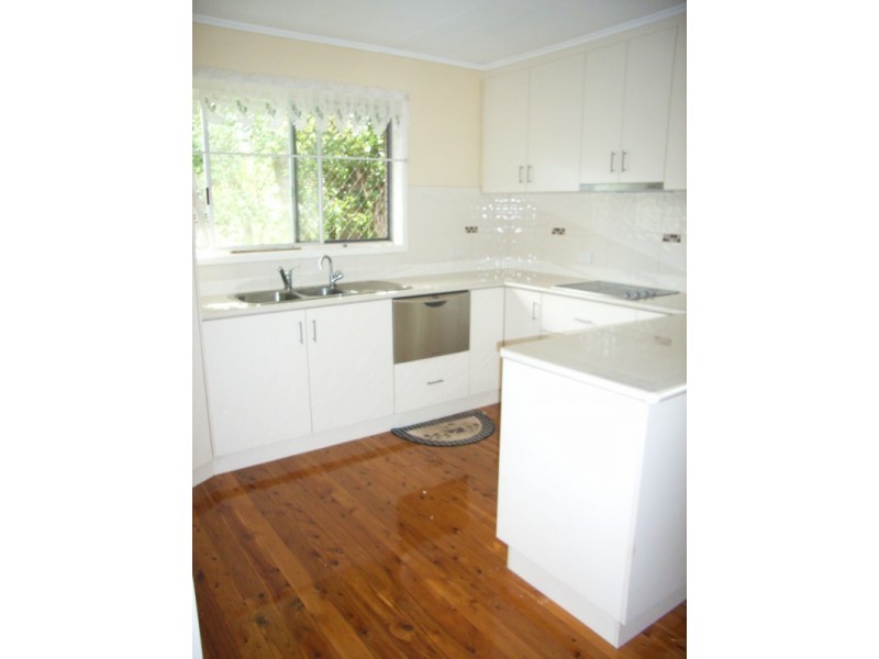 8 Skoien Street, Harristown QLD 4350