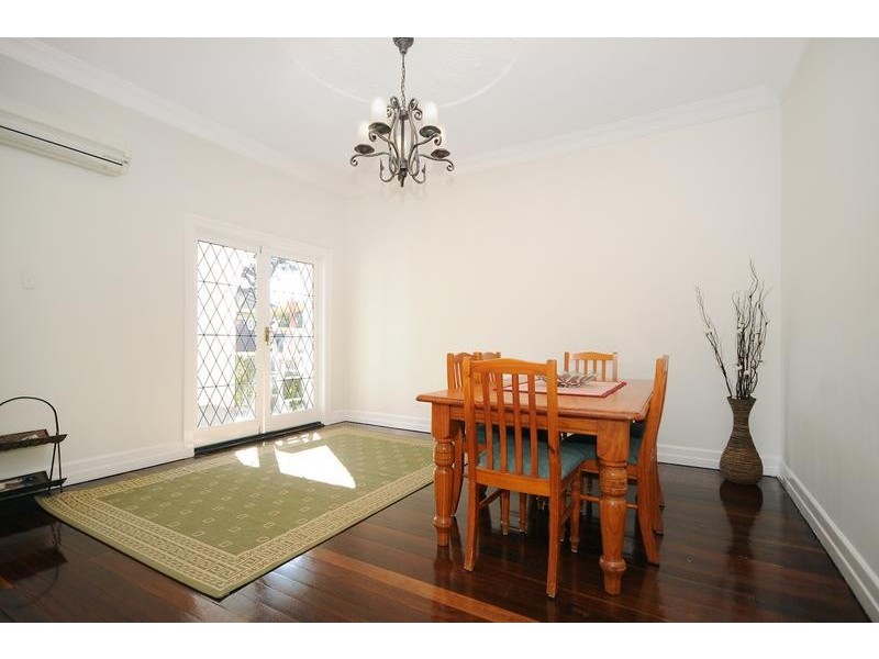 77 Campbell Street, East Toowoomba QLD 4350