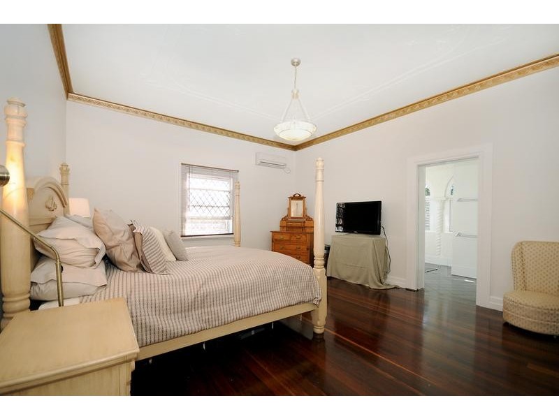 77 Campbell Street, East Toowoomba QLD 4350