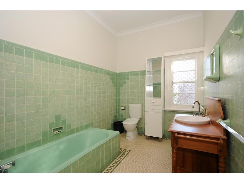 77 Campbell Street, East Toowoomba QLD 4350