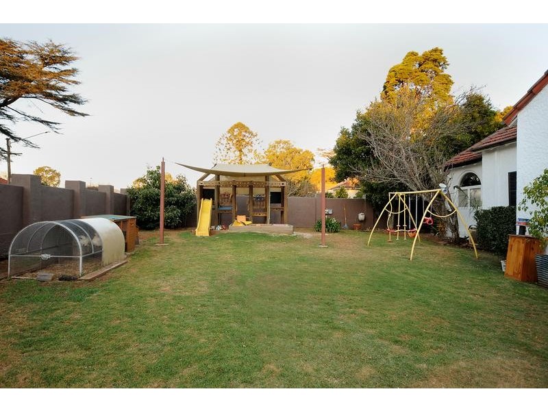 77 Campbell Street, East Toowoomba QLD 4350