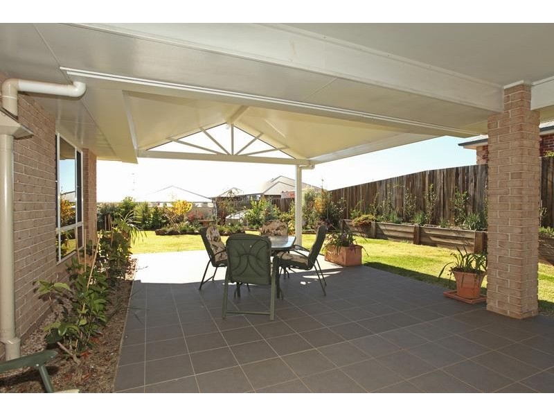 8 Quail Crescent, Highfields QLD 4352