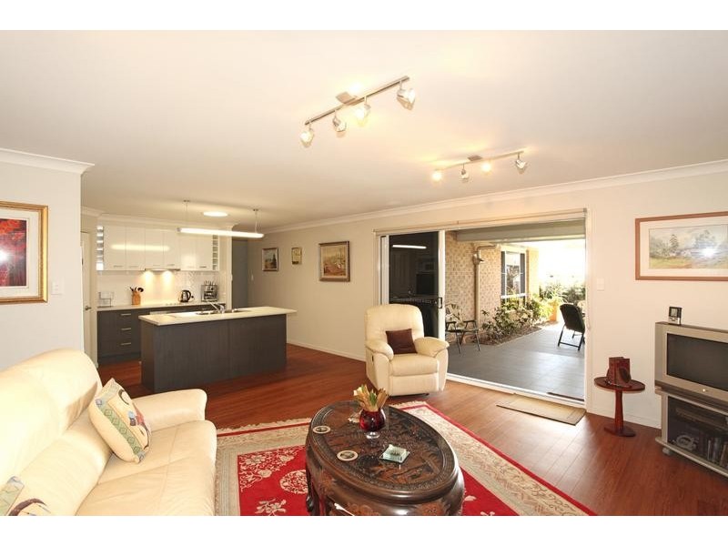 8 Quail Crescent, Highfields QLD 4352