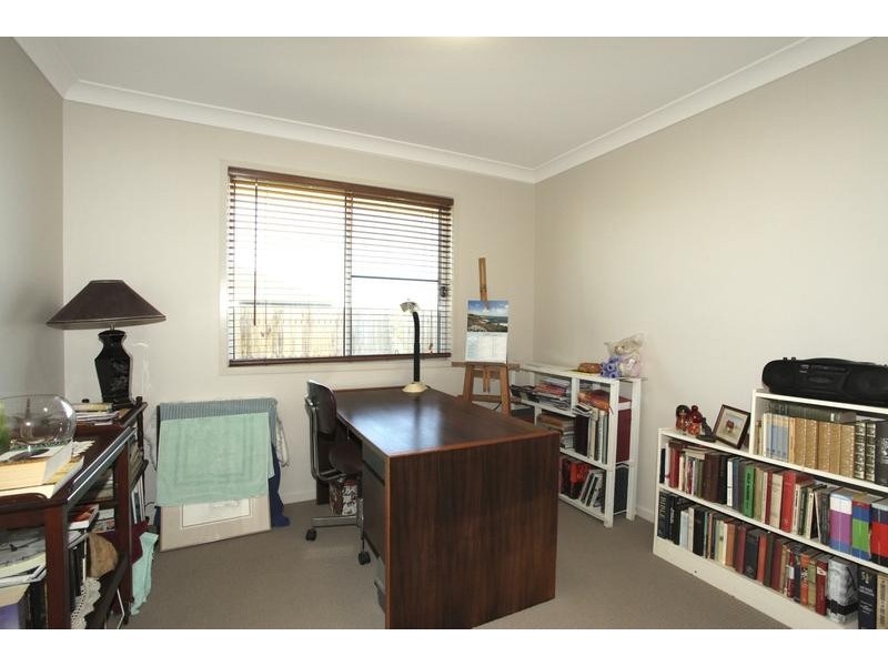 8 Quail Crescent, Highfields QLD 4352