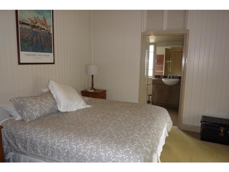 36 Seaton Street, South Toowoomba QLD 4350