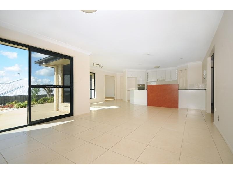 17 Horrocks Crescent, Kearneys Spring QLD 4350