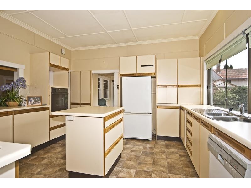 43 Margaret Street, East Toowoomba QLD 4350