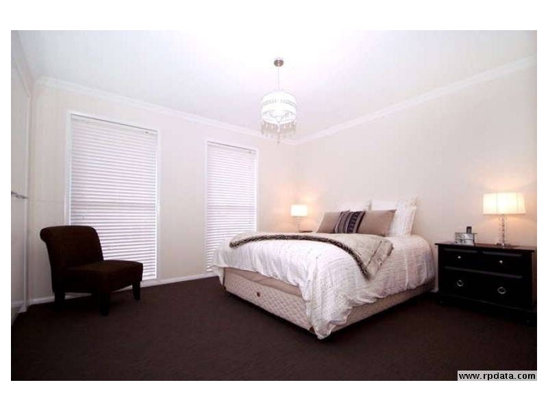 6 Kingfisher Drive, Highfields QLD 4352