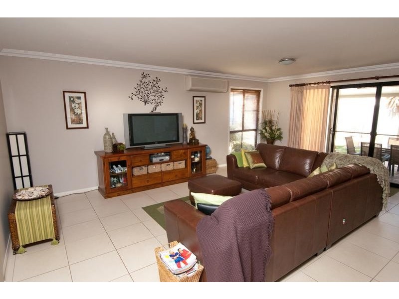 18 Tennyson Court, Westbrook QLD 4350