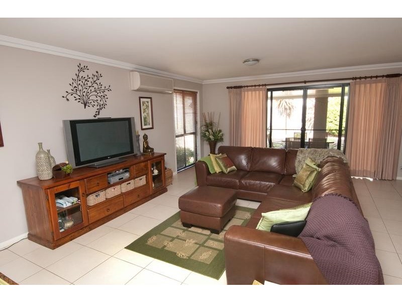 18 Tennyson Court, Westbrook QLD 4350