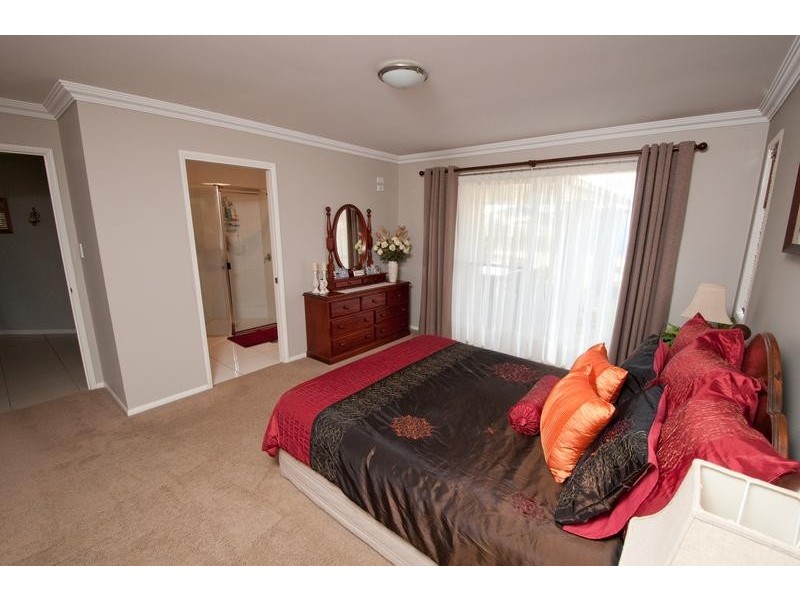 18 Tennyson Court, Westbrook QLD 4350